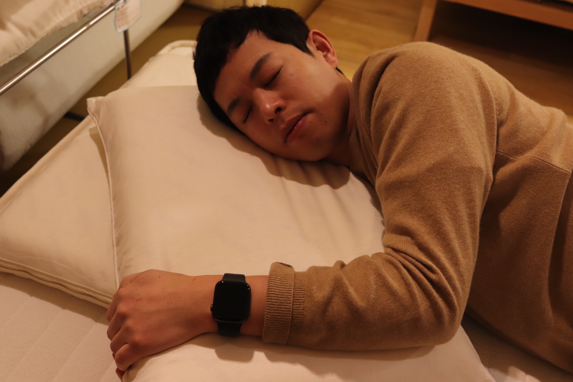 枕の２枚使いがうまくできている画像