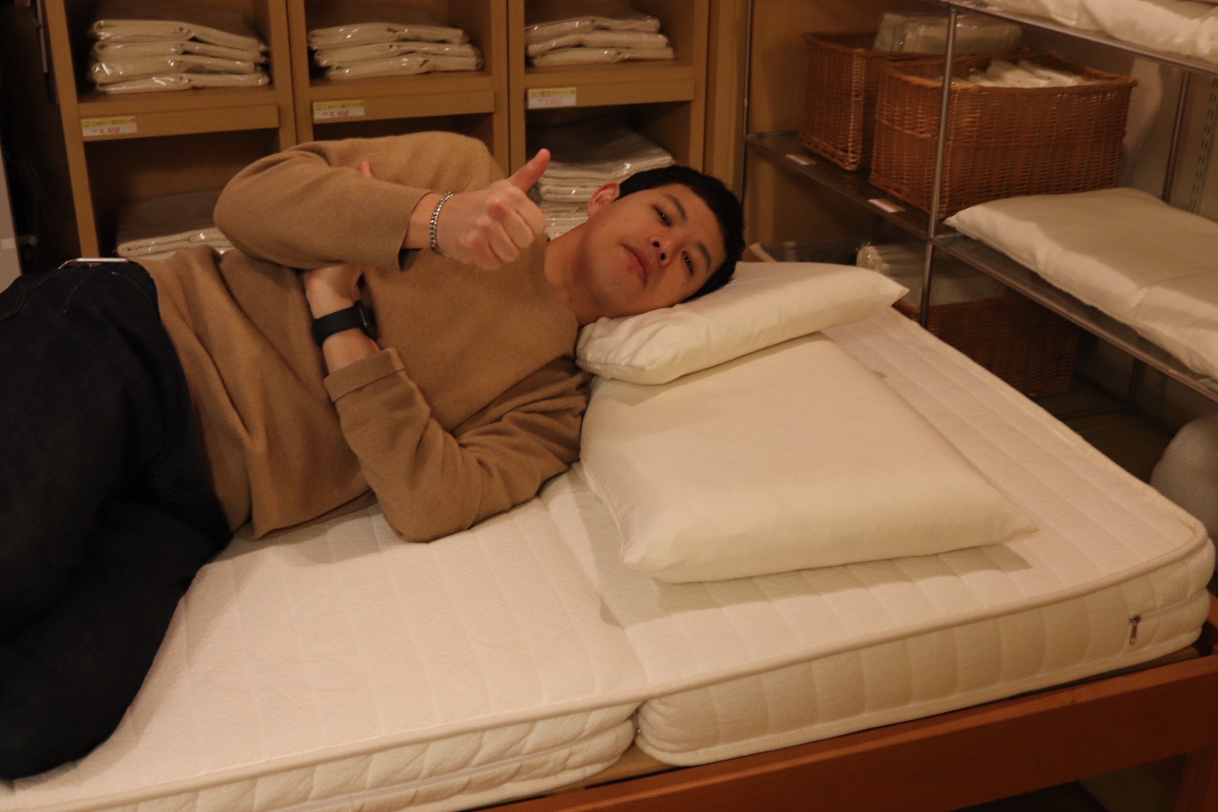 ２枚使いについて自信がある店主の姿